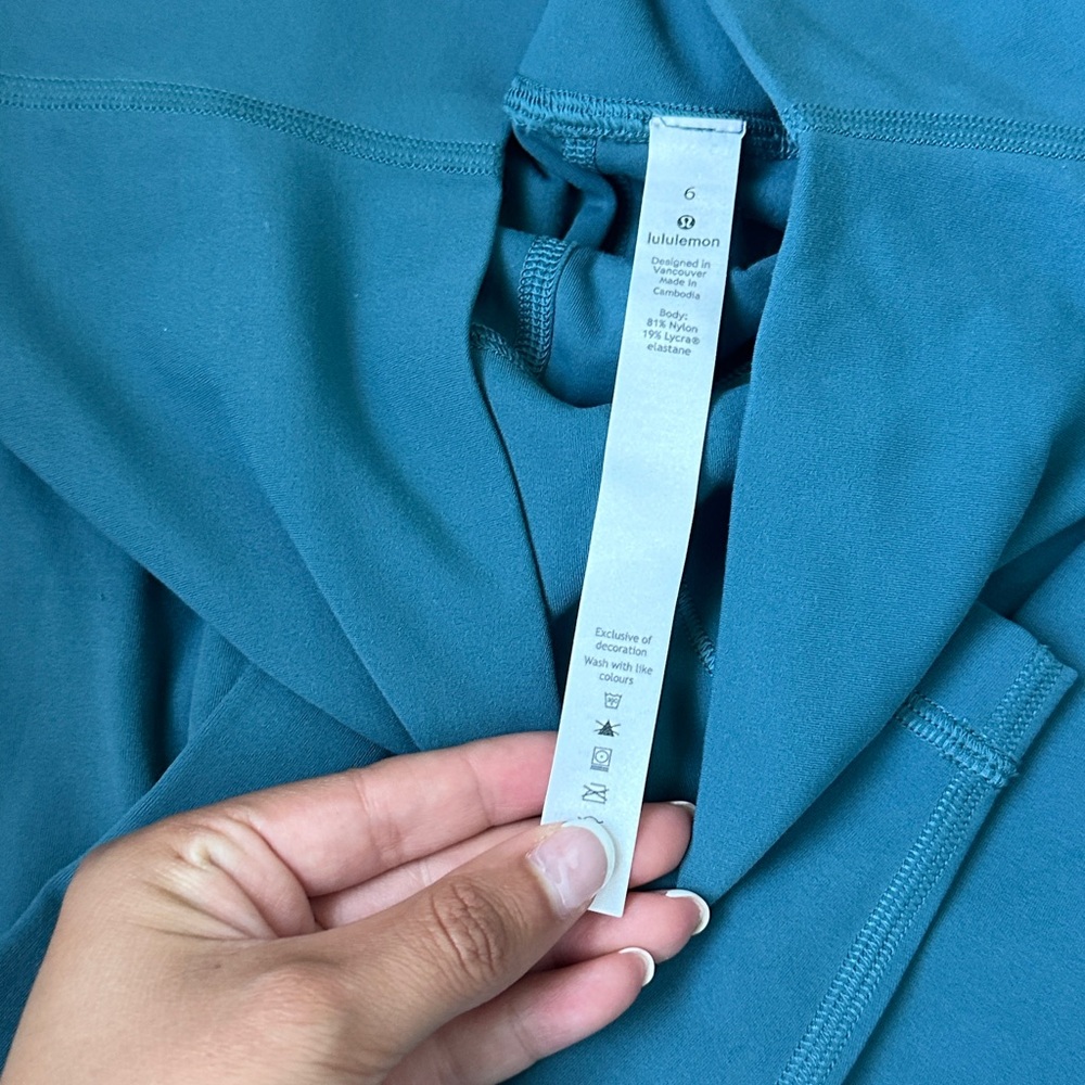 Lululemon - Picture 2 of 4